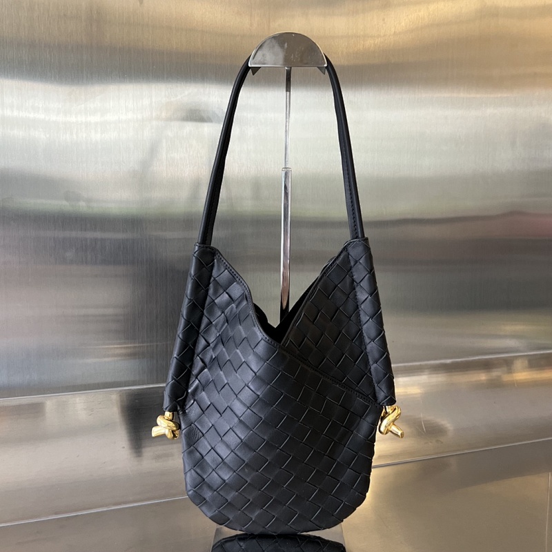 BV Logo Tote Hin 30x26x2