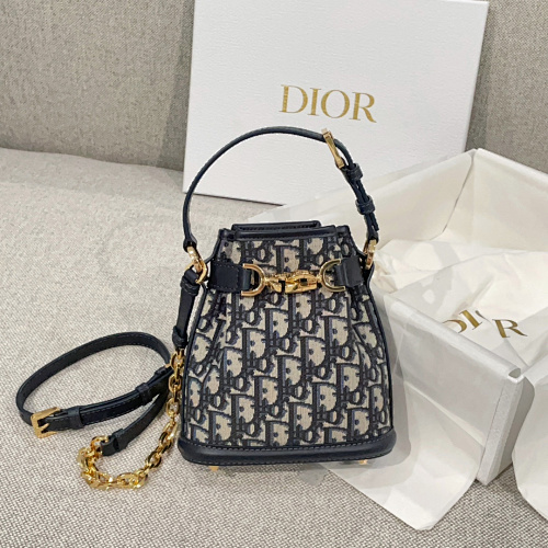 Louis Vuitton crossbody bag