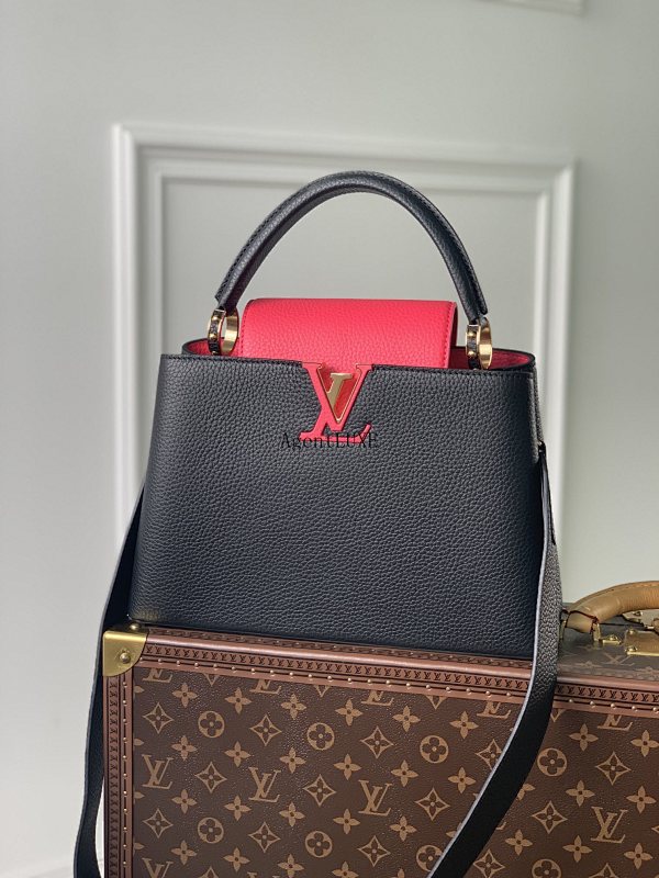 Louis Vuitton Capucines BB Capucines Monogram Flower Size 31x 21x 11cm