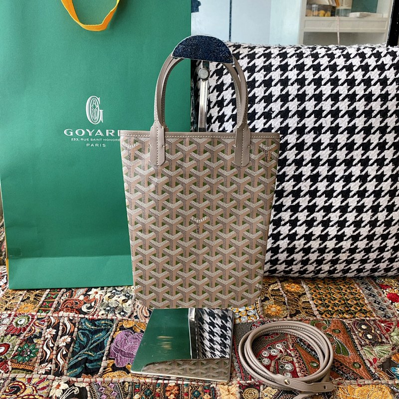 Goyard crossbody bag