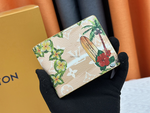 Louis Vuitton Monogram Surfin Monogram Size 11x8.5x2cm C.200