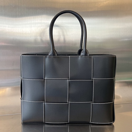 BV Arco Tote756682 Intreccio