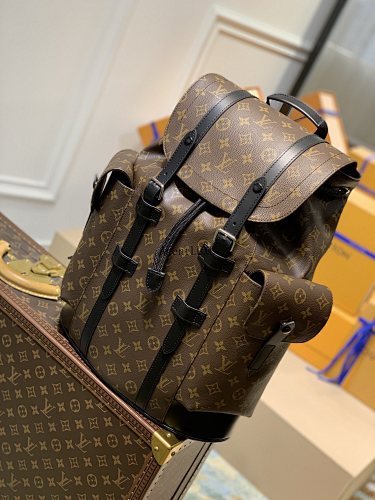 Louis Vuitton Christopher Monogram 41 X 47 X 13 Cm