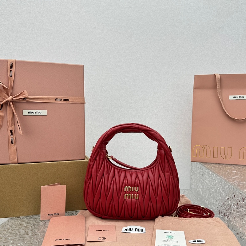 Miu Wander Hobo