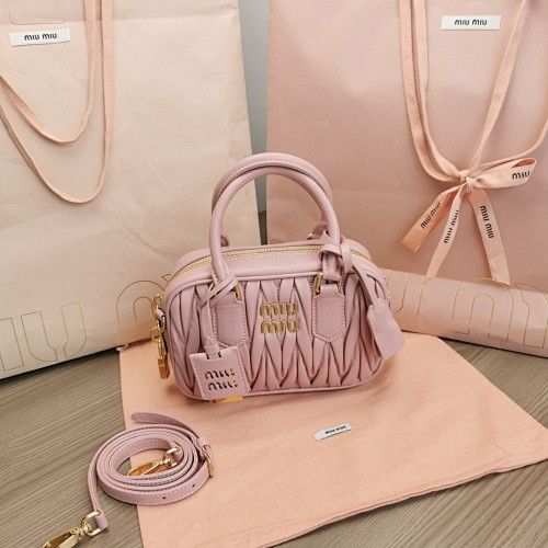 MiuMiu Too Pretty Matelasse MiuWander 19X13X6CM