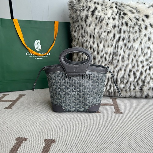 Goyard Beluga MiNi