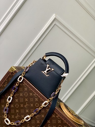Louis Vuitton Capucines Taurillon LV