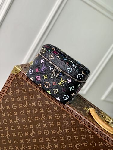 Louis Vuitton Nice Monogram LV