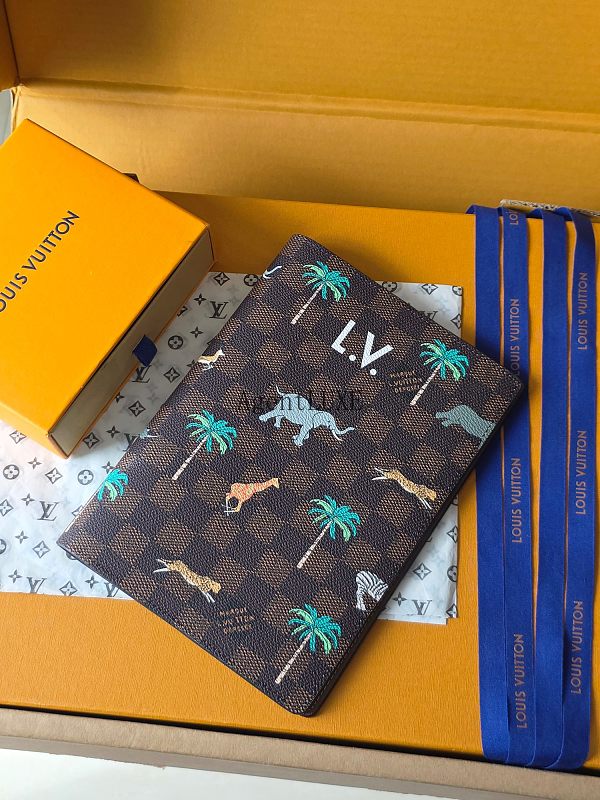 Louis Vuitton X The Darjeeling Limited The Darjeeling Limited Damier Heritage L.V