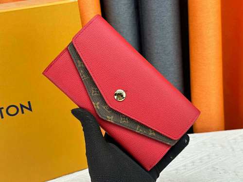Louis Vuitton Monogram Double V 19 10cm