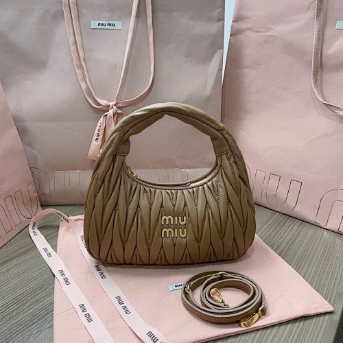 MiuMiu MiuWander Matelasse 23X13X7