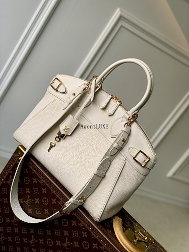 Louis Vuitton Lock It MM Taurillon House 36 29 15cm