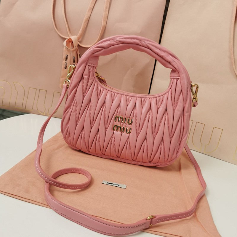MiuMiu MiuWander Matelasse 23X13X7