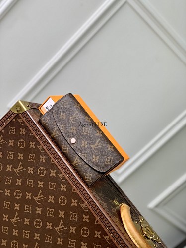 Louis Vuitton Emilie Monogram Size 19x10cm