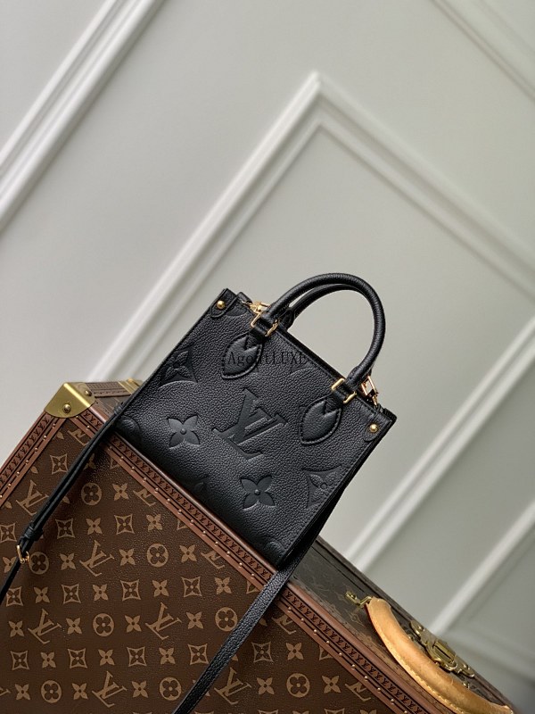 Louis Vuitton OnTheGo BB Monogram Empreinte Monogram 18.0 X 15.0 X 8.5