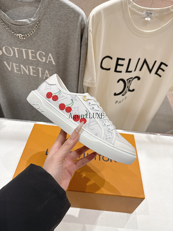 26ss Tilted LV Logo