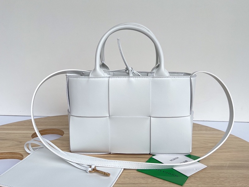 B Mini Tote 25X16x8