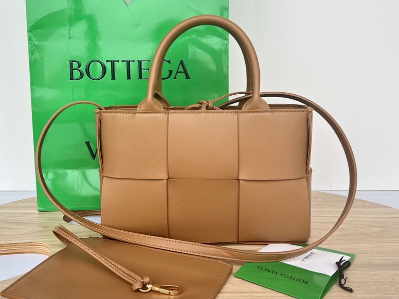 B Mini Tote 25X16x8