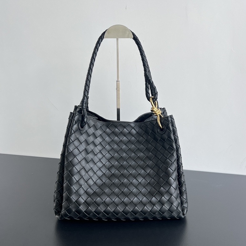 BV Intrecciato Mini BV Knot Size 30X26X20cm