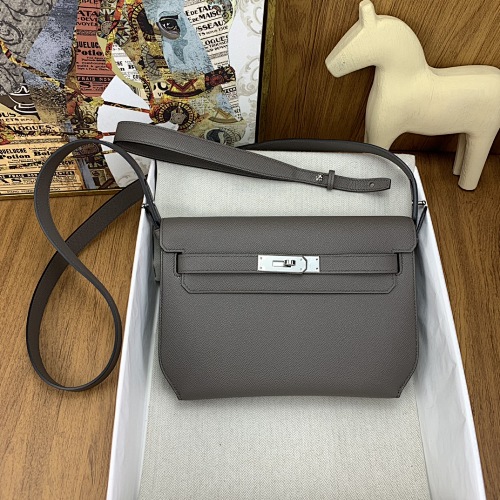 Hermès Kelly Depeches 25cm Epsom