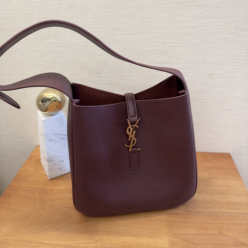 Rose Hobo