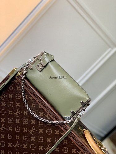 Louis Vuitton Slim Trunk S-lock