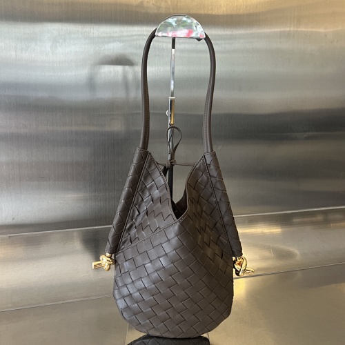 BV Logo Tote Hin 30x26x2