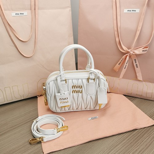 MiuMiu Too Pretty Matelasse MiuWander 19X13X6CM