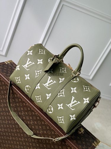 Louis Vuitton Keepall Bandoulière 45 Monogram Empreinte Monogram LV 45.0 X 27.0 X 20.0