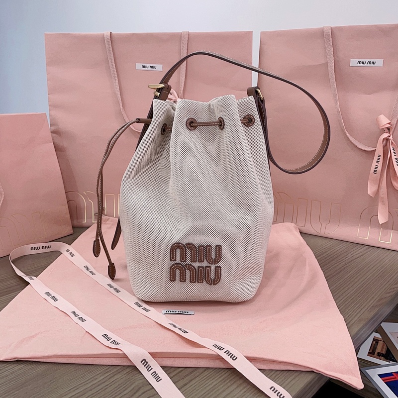 5BE089 Miu Logo 29X17cm