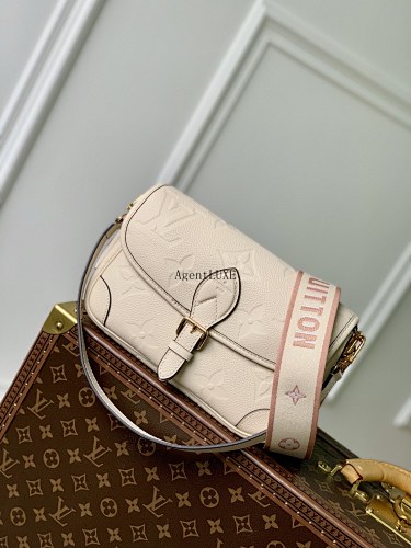 Louis Vuitton Diane Monogram Empreinte 23.0 X 16.0 X 8.5