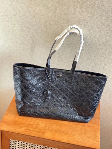 Shopping bag from Agentluxe