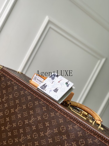 Monogram Portfolio Marco