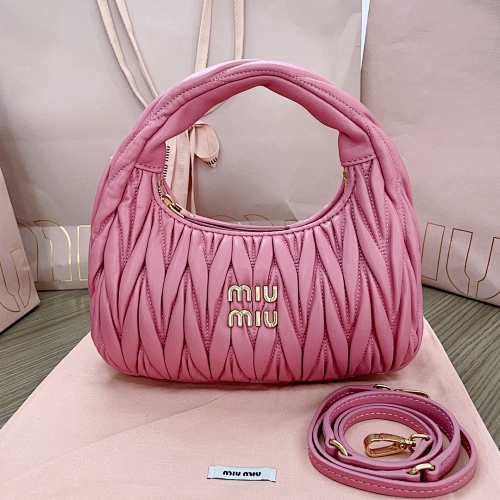 MiuMiu MiuWander Matelasse 23X13X7