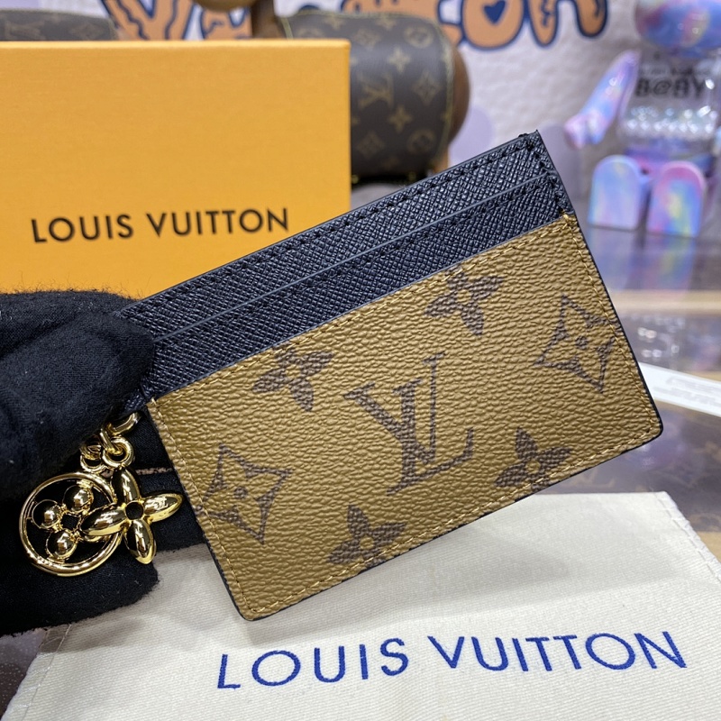 Louis Vuitton Charms Monogram Empreinte Monogram 10.2 7.3 0.3cm-9118023