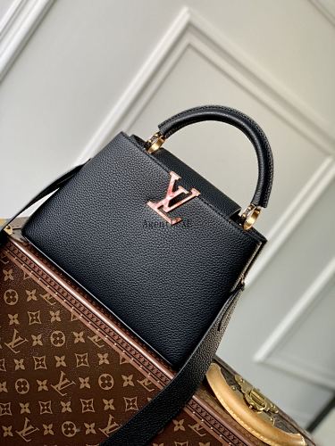 Louis Vuitton Capucines Taurillon LV