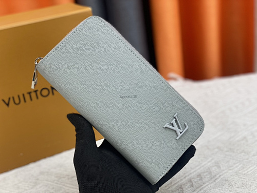 Louis Vuitton LV Damier Graphite Size 20 10cm