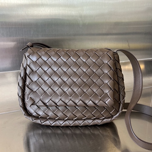B Cobble 755659 Intrecciato 27x17x10
