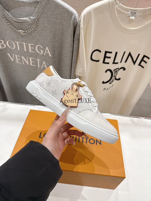 26ss Tilted LV Logo