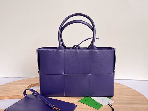 B Mini Tote 30X20x11.5