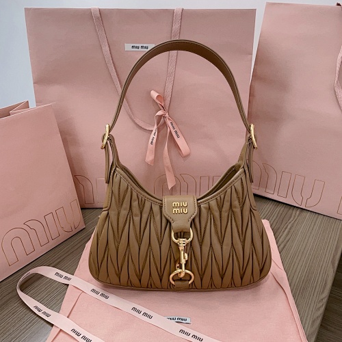 5BC157 MiuMiu Hobo Matelasse MlUMlU 4CM