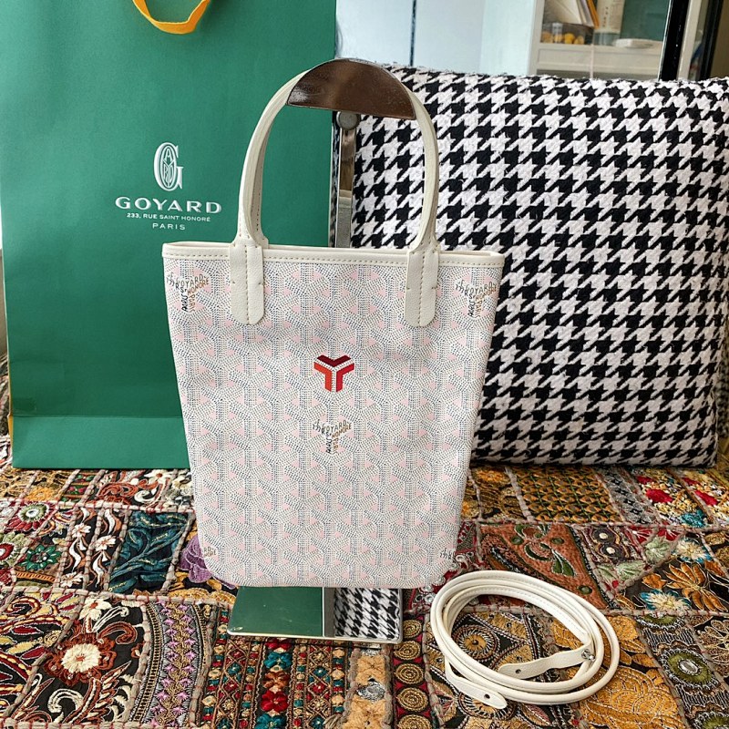 Goyard crossbody bag