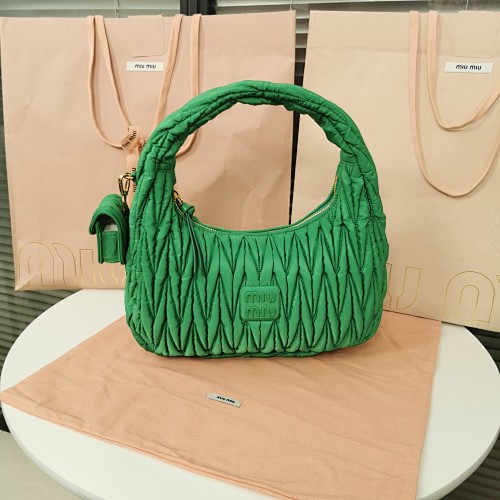 MiuMiu MiuWander Matelasse Airpods 6 28X14X9