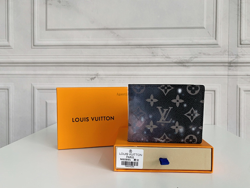 Louis Vuitton Pochette Voyage Monogram 11x9x2cm