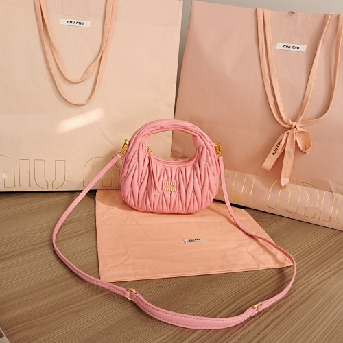 MiuMiu MiuWander Matelasse 18X10X6