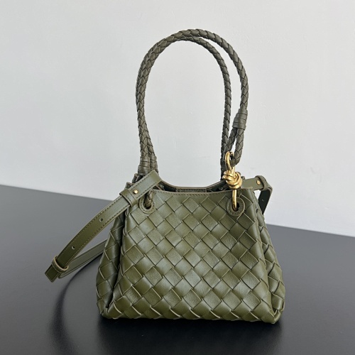 BV Intrecciato Mini BV Knot Size 21X17X16.5cm