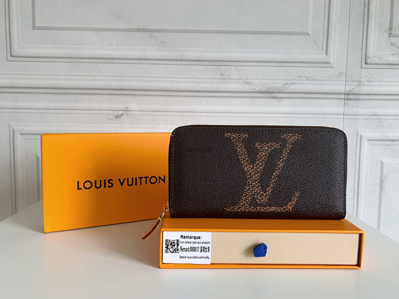 Louis Vuitton ZIppy LV Monogram Size 19x10cm