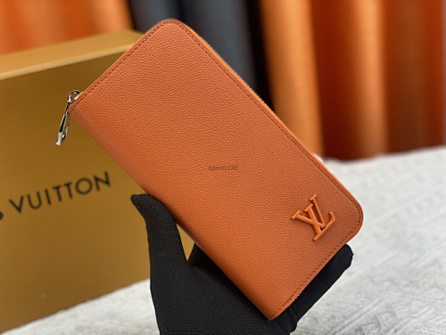 Louis Vuitton LV Damier Graphite Size 20 10cm