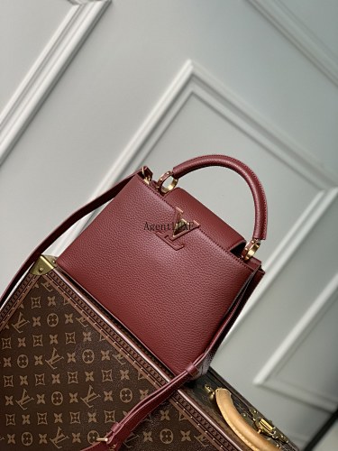 Louis Vuitton Capucines Taurillon LV 27 X 18 X 9
