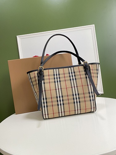 Shopping bag from Agentluxe